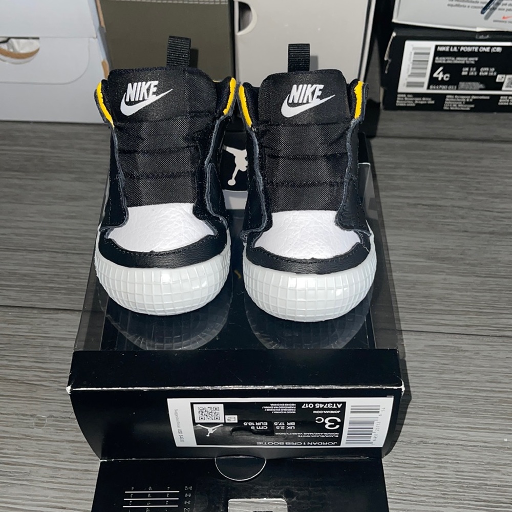 Baby soft bottom Air Jordan 1 Size 3C